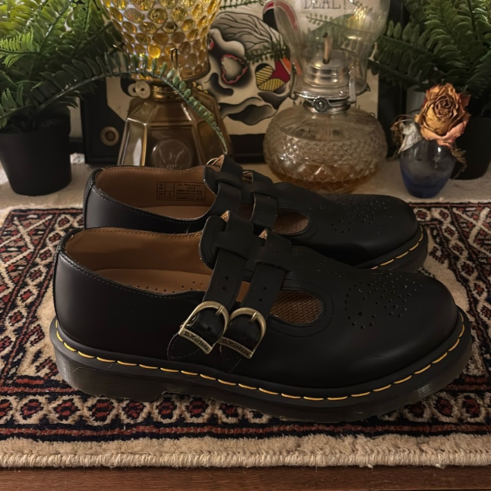 Mary Jane Dr Martens women’s size 8 double buckle worn once